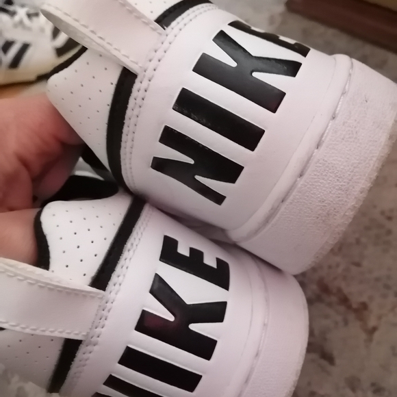 Nike leather shoes size 11 Men's - Mint condition - Picture 9 of 9